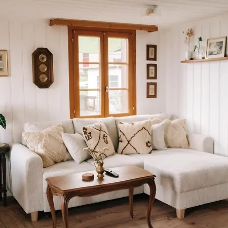 Sungalow - Panoramic Vintage-chic Apartment Beatenberg